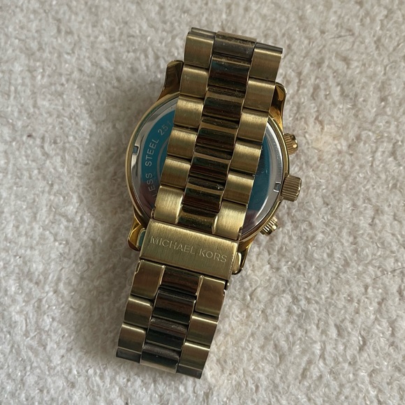 Michael Kors Watch - Picture 2 of 4